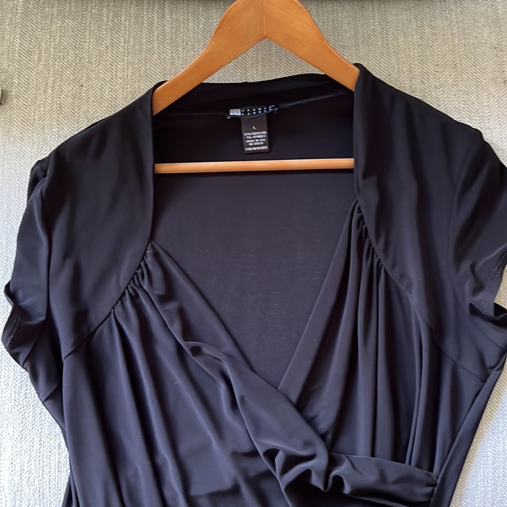Black Vneck Draped Top Size L - Picture 2 of 3